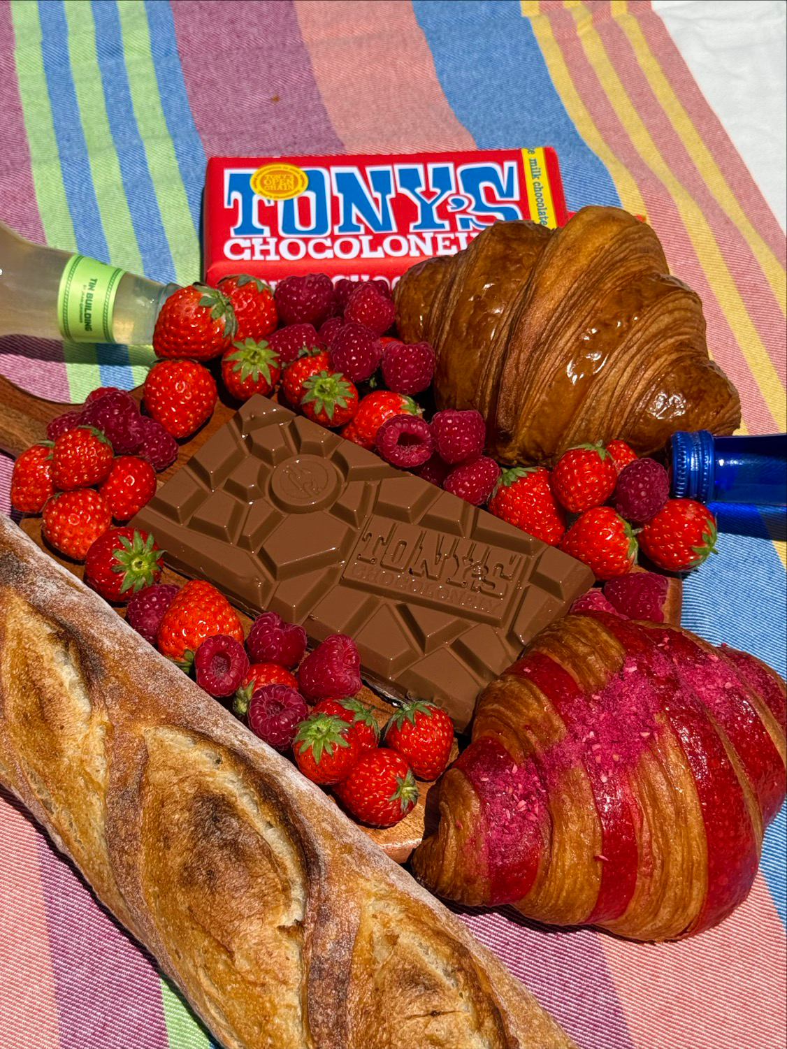 viral sun-melted chocolate strawberry snack hack