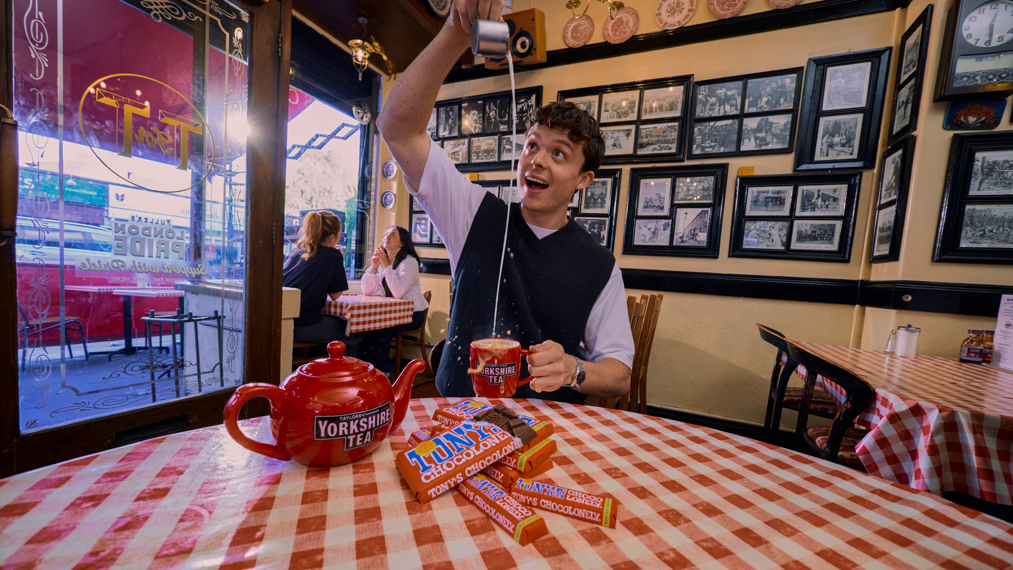 Colaboración Are you a melt? entre Tony’s Chocolonely y Yorkshire Tea