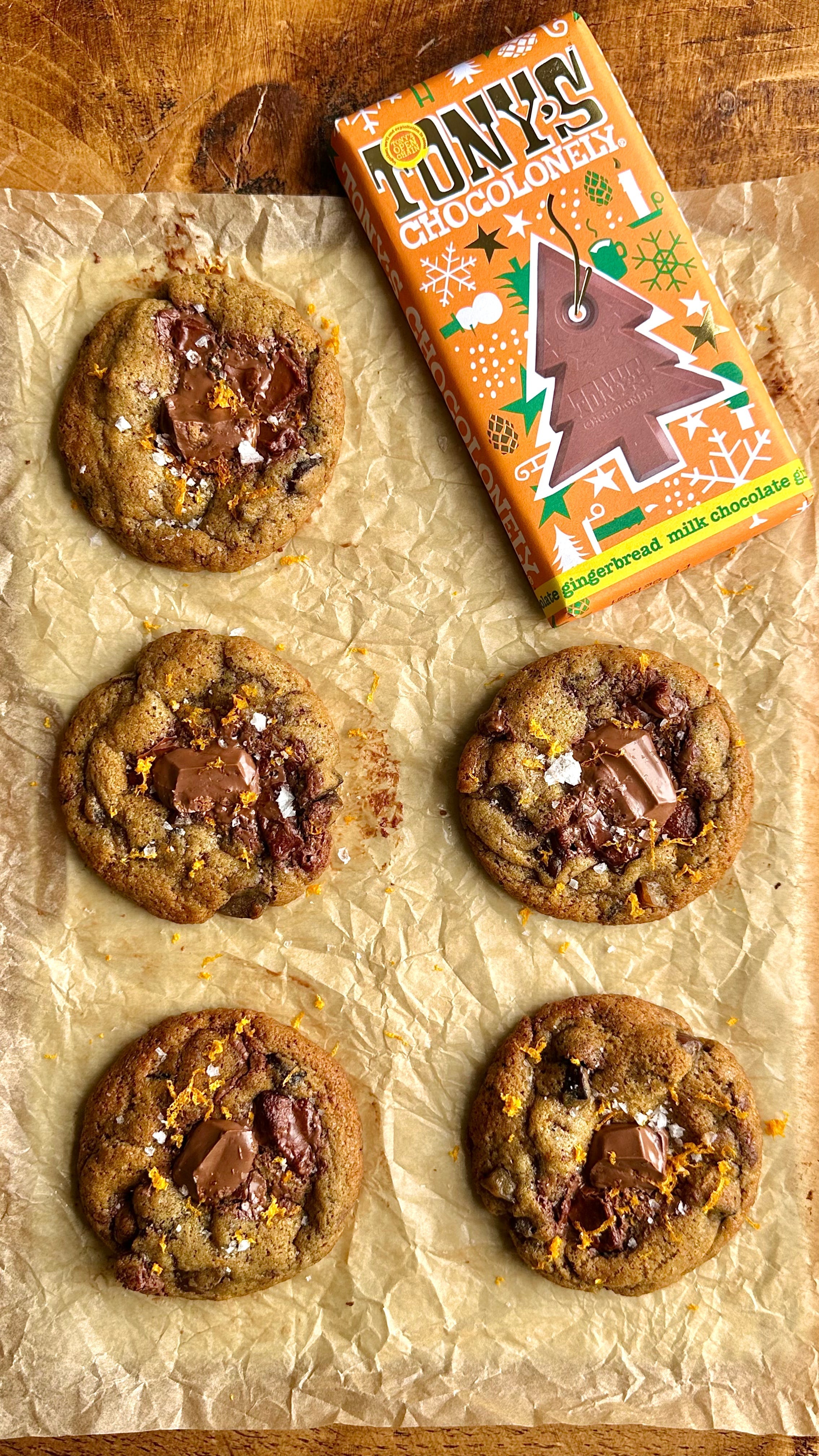Tony's Chocolonely milk gingerbread chocolate bar cookies